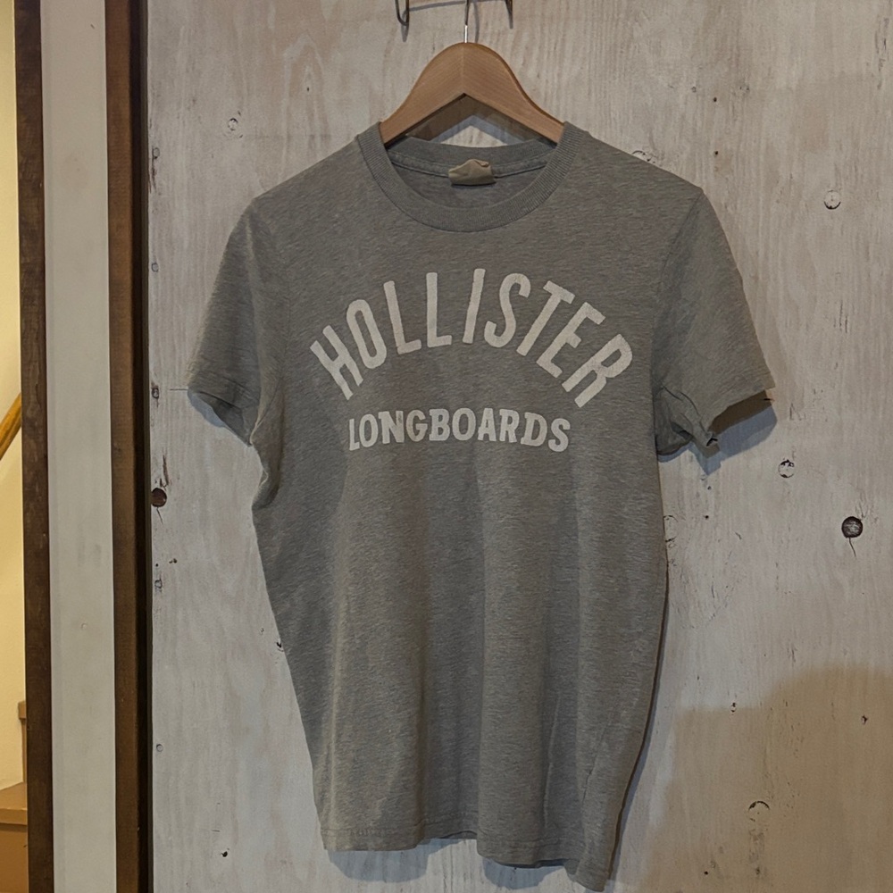 Hollister Heather Gray Graphic Tee